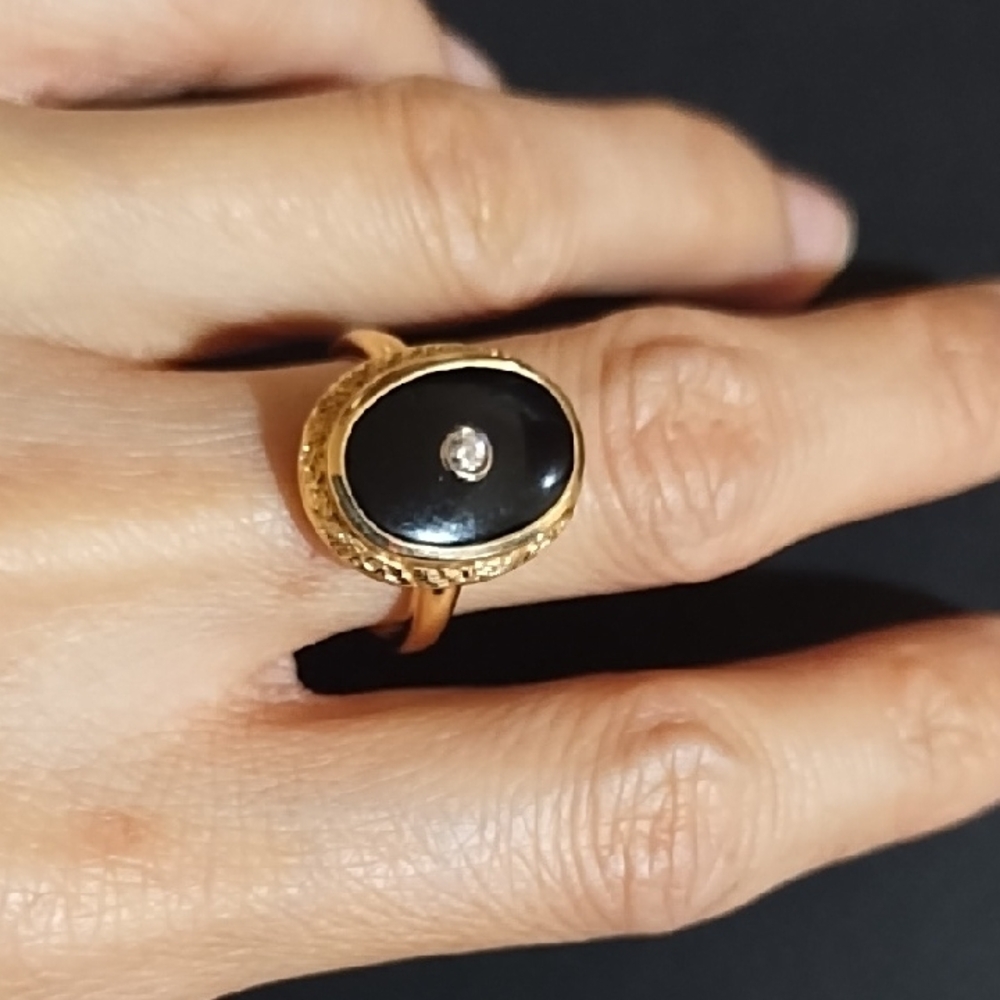 Elegant Black Onyx and Diamond and 14 Gold  Ring